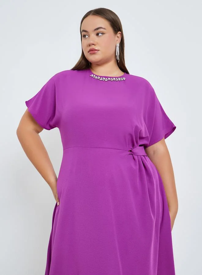 Styli Plus Size Embellished Short Sleeve A-Line Midi Dress